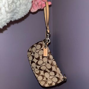 Coach Bag | Coach Vintage Wristlet in Signature Brown Canvas (GREAT condition)